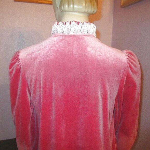 Vtg Gilligan & O'Malley Velour Nightgown Robe Size S Long Pockets Prairie Modest - Picture 9 of 12